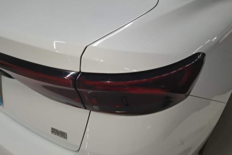 Used Geely Auto Emgrand 2022 4th Generation 1.5L CVT Luxury Model Right Rear Taillight