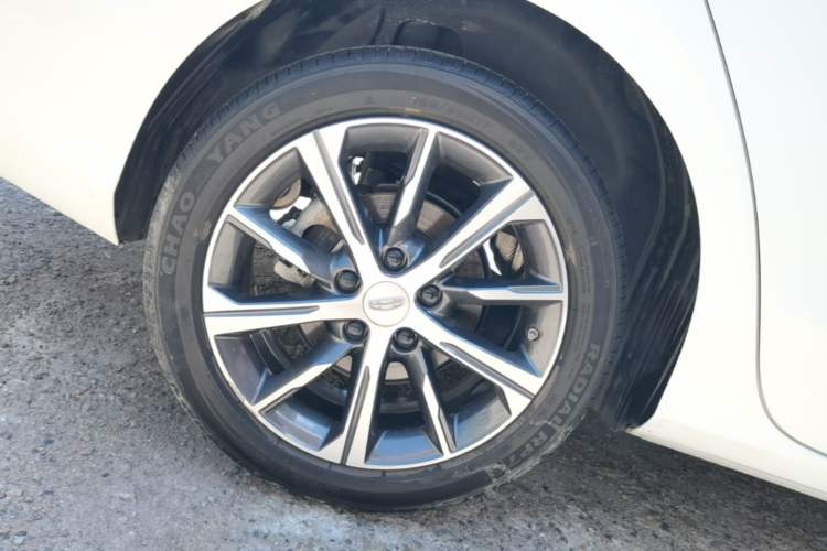 Used Geely Auto Emgrand 2022 4th Generation 1.5L CVT Luxury Model Right Rear Wheel Hub