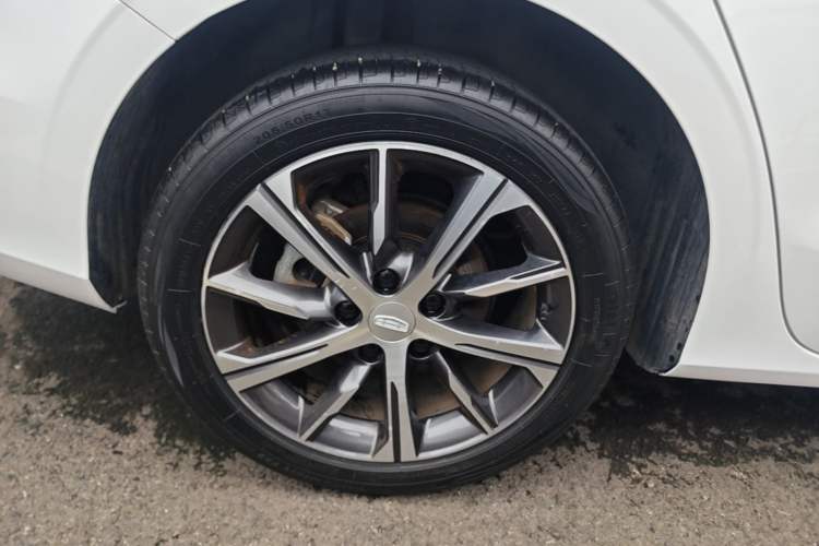 Used Geely Auto Emgrand 2022 4th Generation 1.5L CVT Luxury Model Right Rear Wheel Hub