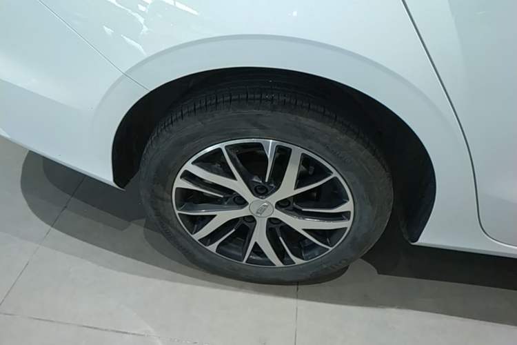 Used Geely Auto Emgrand 2022 4th Generation 1.5L CVT Elite Model Right Rear Wheel Hub