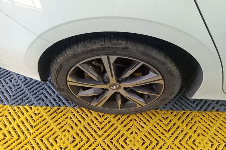 Used Geely Auto Emgrand 2022 4th Generation 1.5L CVT Luxury Model Right Rear Wheel Hub