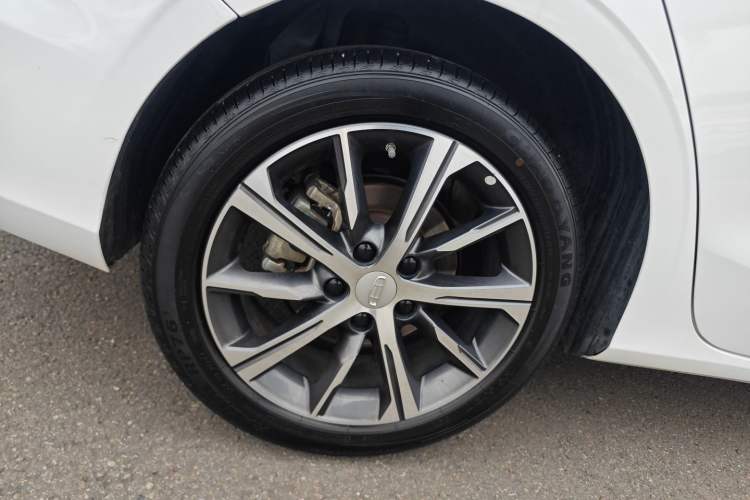 Used Geely Auto Emgrand 2022 4th Generation 1.5L CVT Luxury Model Right Rear Wheel Hub