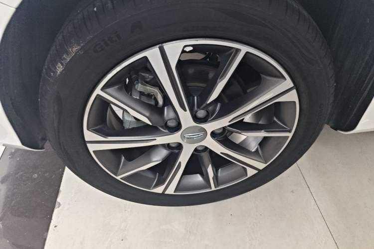 Used Geely Auto Emgrand 2022 4th Generation 1.5L CVT Flagship Model Right Rear Wheel Hub