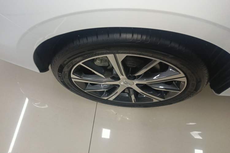 Used Geely Auto Emgrand 2022 4th Generation 1.5L CVT Luxury Model Right Rear Wheel Hub