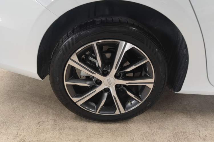 Used Geely Auto Emgrand 2022 4th Generation 1.5L CVT Luxury Model Right Rear Wheel Hub