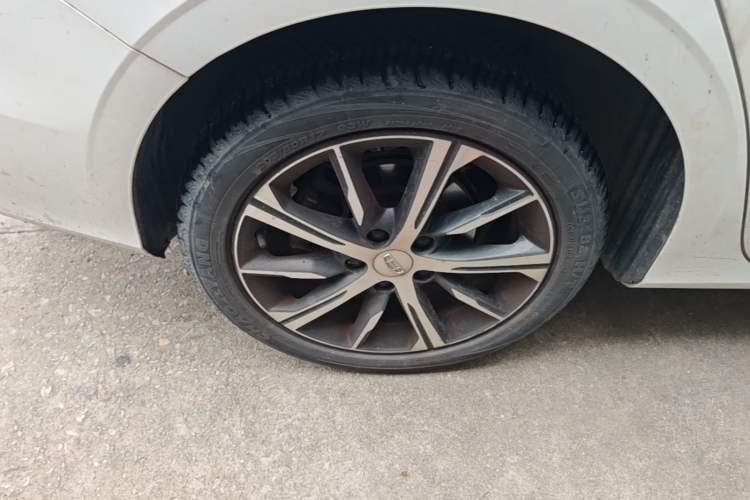 Used Geely Auto Emgrand 2022 4th Generation 1.5L CVT Luxury Model Right Rear Wheel Hub