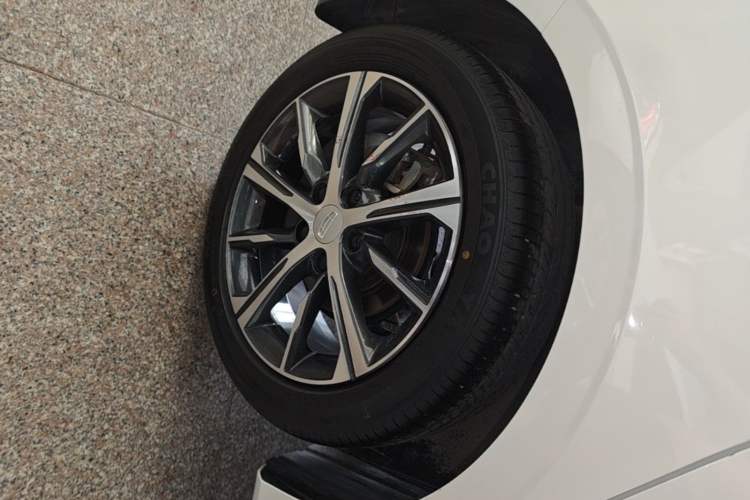 Used Geely Auto Emgrand 2022 4th Generation 1.5L CVT Luxury Model Right Rear Wheel Hub