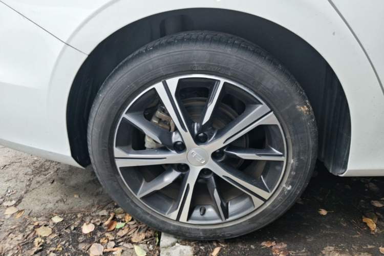 Used Geely Auto Emgrand 2022 4th Generation 1.5L CVT Luxury Model Right Rear Wheel Hub