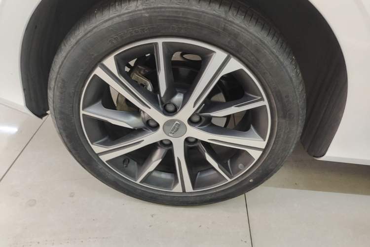 Used Geely Auto Emgrand 2022 4th Generation 1.5L CVT Luxury Model Right Rear Wheel Hub
