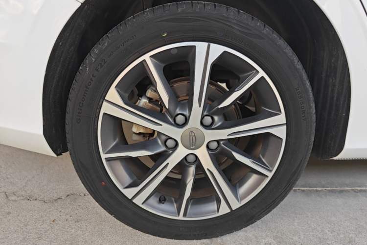 Used Geely Auto Emgrand 2022 4th Generation 1.5L CVT Luxury Model Right Rear Wheel Hub