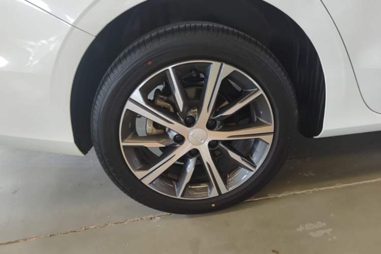 Used Geely Auto Emgrand 2022 4th Generation 1.5L CVT Luxury Model Right Rear Wheel Hub