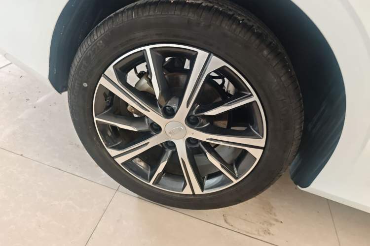 Used Geely Auto Emgrand 2022 4th Generation 1.5L CVT Luxury Model Right Rear Wheel Hub