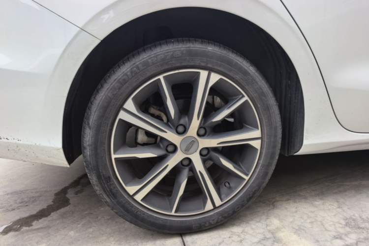 Used Geely Auto Emgrand 2022 4th Generation 1.5L CVT Luxury Model Right Rear Wheel Hub