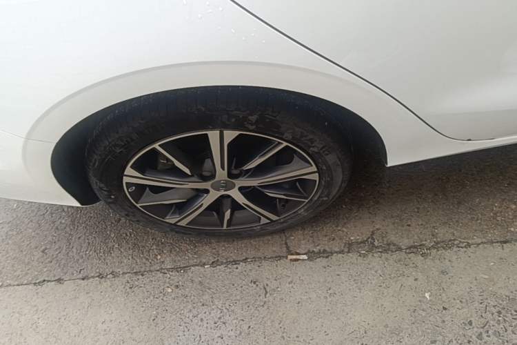 Used Geely Auto Emgrand 2022 4th Generation 1.5L CVT Luxury Model Right Rear Wheel Hub