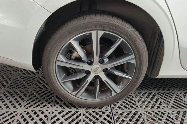 Used Geely Auto Emgrand 2022 4th Generation 1.5L CVT Luxury Model Right Rear Wheel Hub