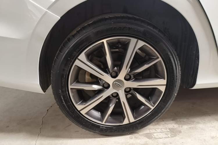 Used Geely Auto Emgrand 2022 4th Generation 1.5L CVT Luxury Model Right Rear Wheel Hub