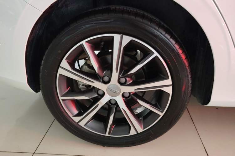 Used Geely Auto Emgrand 2022 4th Generation 1.5L CVT Luxury Model Right Rear Wheel Hub