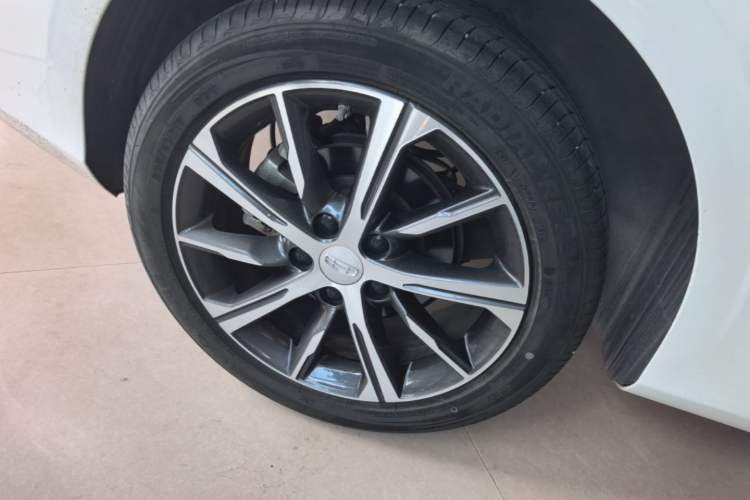 Used Geely Auto Emgrand 2022 4th Generation 1.5L CVT Luxury Model Right Rear Wheel Hub