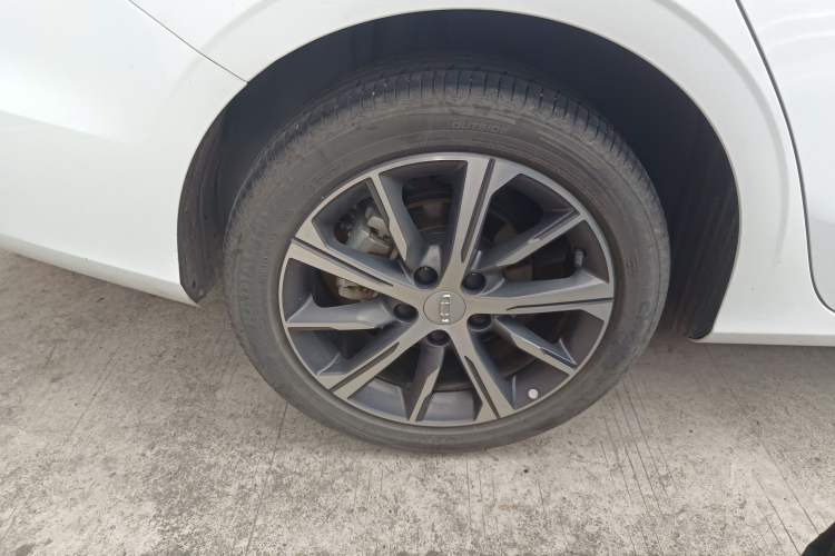 Used Geely Auto Emgrand 2022 4th Generation 1.5L CVT Luxury Model Right Rear Wheel Hub