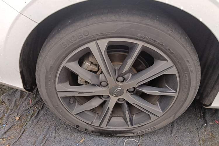 Used Geely Auto Emgrand 2022 4th Generation 1.5L CVT Luxury Model Right Rear Wheel Hub