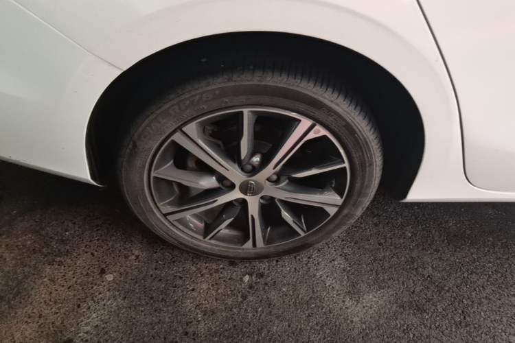 Used Geely Auto Emgrand 2022 4th Generation 1.5L CVT Luxury Model Right Rear Wheel Hub