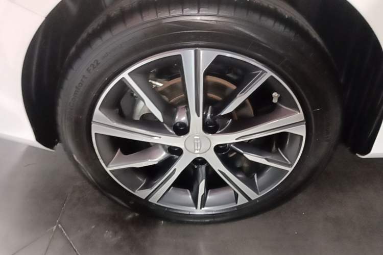 Used Geely Auto Emgrand 2022 4th Generation 1.5L CVT Luxury Model Right Rear Wheel Hub