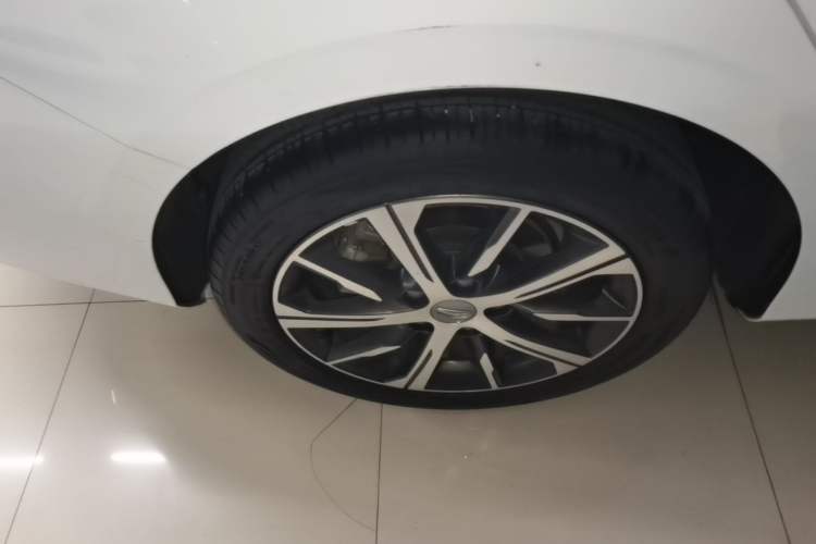 Used Geely Auto Emgrand 2022 4th Generation 1.5L CVT Luxury Model Right Rear Wheel Hub