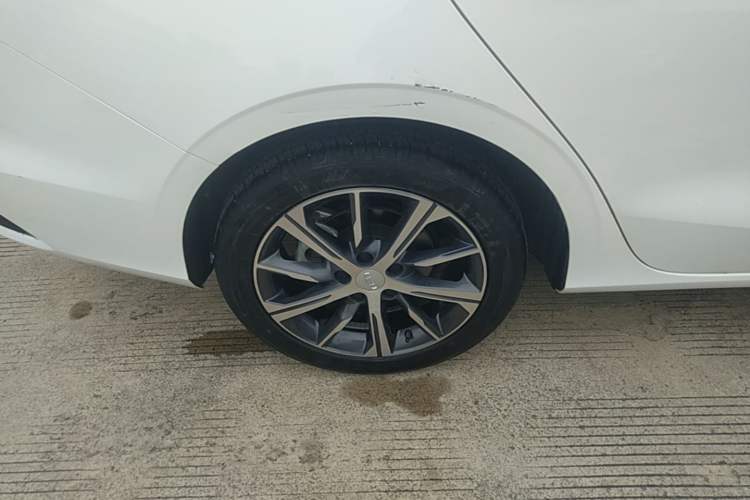 Used Geely Auto Emgrand 2022 4th Generation 1.5L CVT Luxury Model Right Rear Wheel Hub