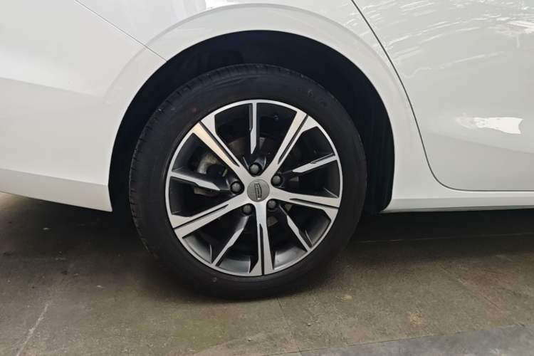 Used Geely Auto Emgrand 2022 4th Generation 1.5L CVT Luxury Model Right Rear Wheel Hub