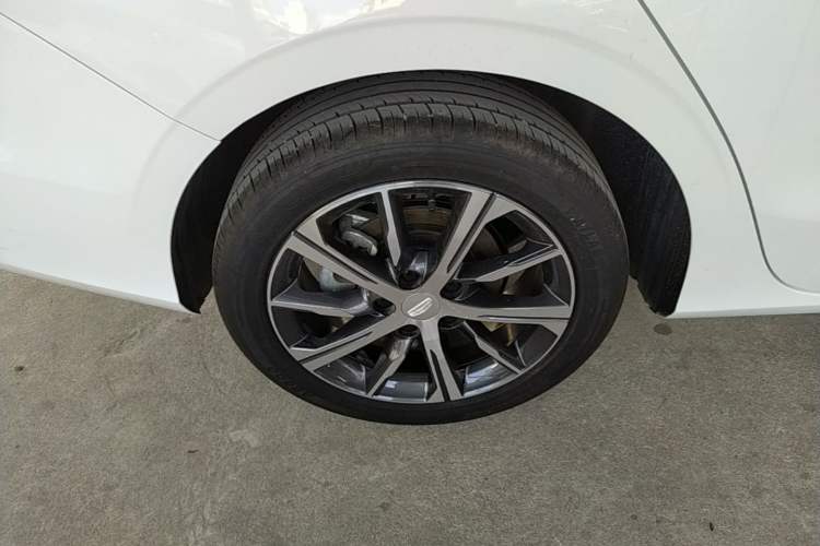 Used Geely Auto Emgrand 2022 4th Generation 1.5L CVT Luxury Model Right Rear Wheel Hub