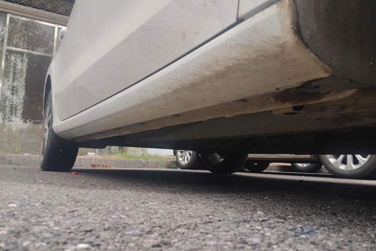 Used Geely Auto Emgrand 2022 4th Generation 1.5L CVT Flagship Model Right Side Sill