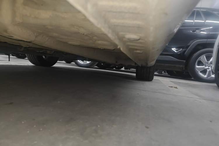 Used Geely Auto Emgrand 2022 4th Generation 1.5L CVT Flagship Model Right Side Sill