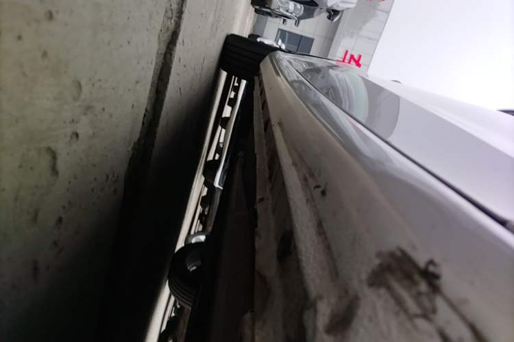 Used Geely Auto Emgrand 2022 4th Generation 1.5L CVT Flagship Model Right Side Sill