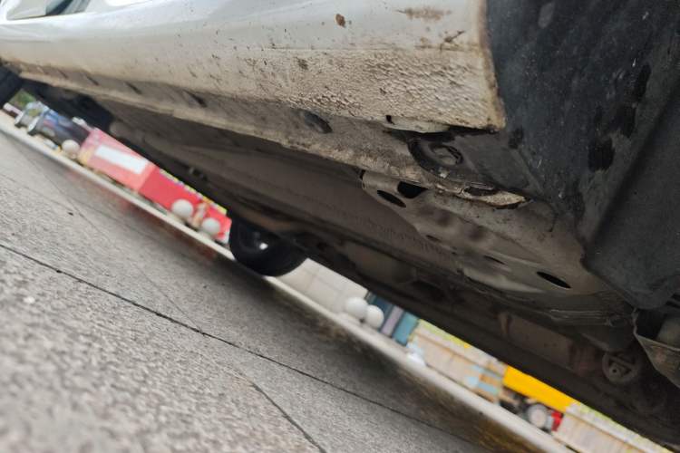 Used Geely Auto Emgrand 2022 4th Generation 1.5L CVT Flagship Model Right Side Sill