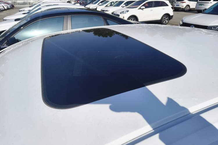 Used Geely Auto Emgrand 2022 4th Generation 1.5L CVT Luxury Model Roof