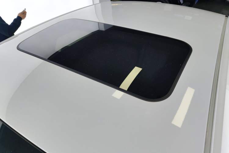 Used Geely Auto Emgrand 2022 4th Generation 1.5L CVT Flagship Model Roof