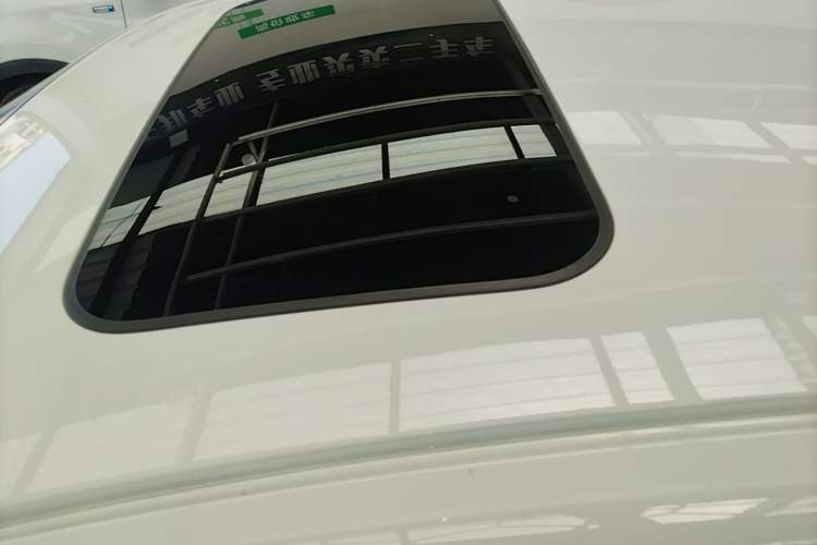 Used Geely Auto Emgrand 2022 4th Generation 1.5L CVT Luxury Model Roof