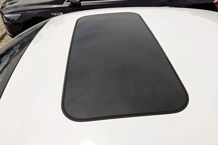 Used Geely Auto Emgrand 2022 4th Generation 1.5L CVT Flagship Model Roof