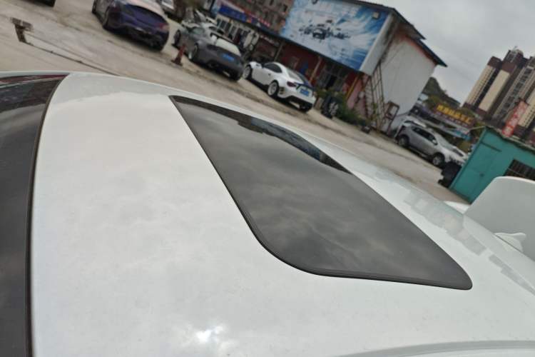 Used Geely Auto Emgrand 2022 4th Generation 1.5L CVT Flagship Model Roof