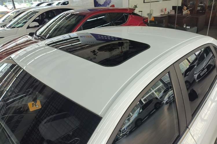 Used Geely Auto Emgrand 2022 4th Generation 1.5L CVT Flagship Model Roof