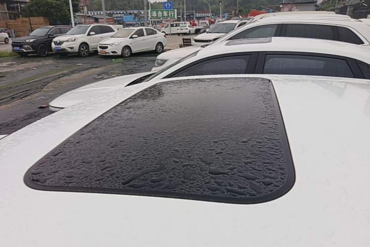 Used Geely Auto Emgrand 2022 4th Generation 1.5L CVT Luxury Model Roof