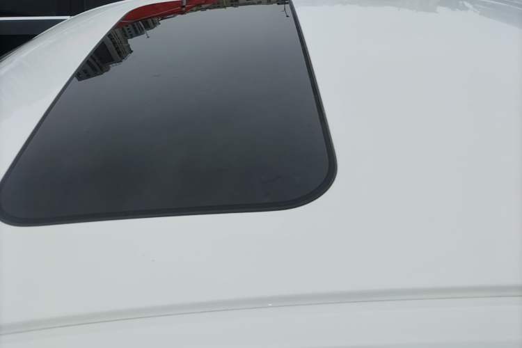 Used Geely Auto Emgrand 2022 4th Generation 1.5L CVT Flagship Model Roof