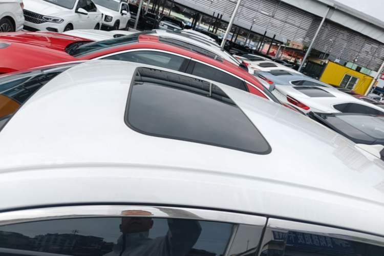 Used Geely Auto Emgrand 2022 4th Generation 1.5L CVT Flagship Model Roof