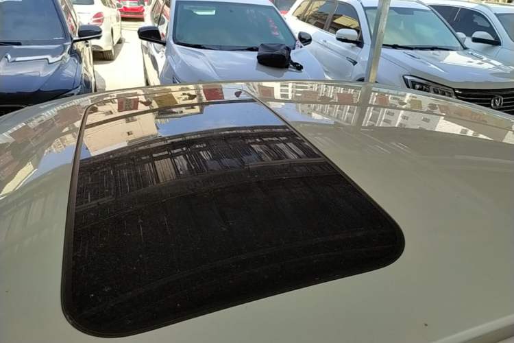 Used Geely Auto Emgrand 2022 4th Generation 1.5L CVT Luxury Model Roof