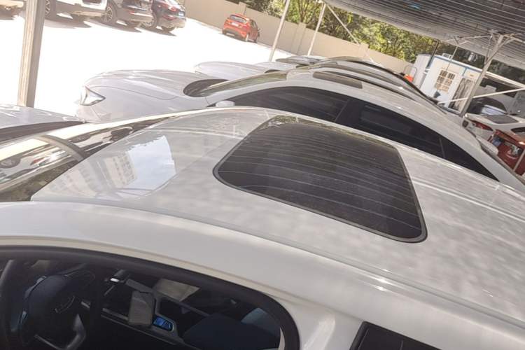 Used Geely Auto Emgrand 2022 4th Generation 1.5L CVT Flagship Model Roof