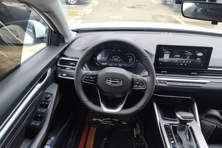 Used Geely Auto Emgrand 2022 4th Generation 1.5L CVT Elite Model Steering Wheel