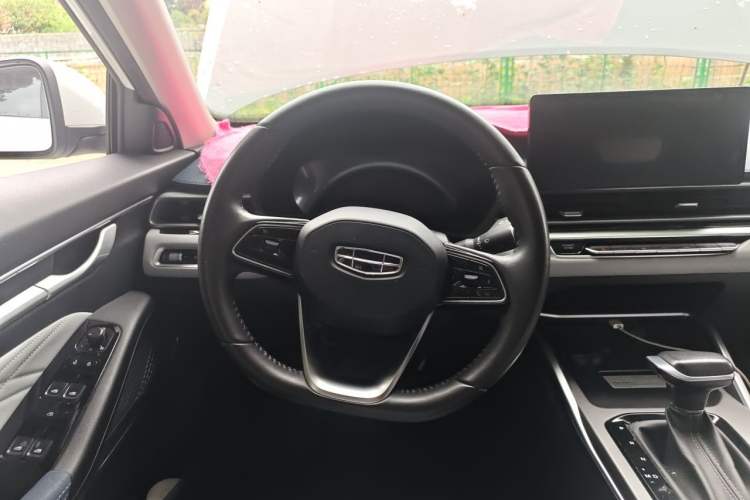Used Geely Auto Emgrand 2022 4th Generation 1.5L CVT Flagship Model Steering Wheel