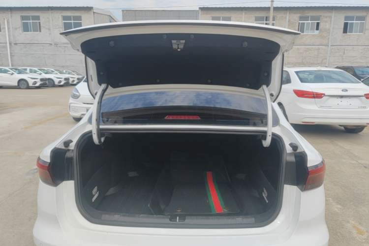 Used Geely Auto Emgrand 2022 4th Generation 1.5L CVT Flagship Model Trunk