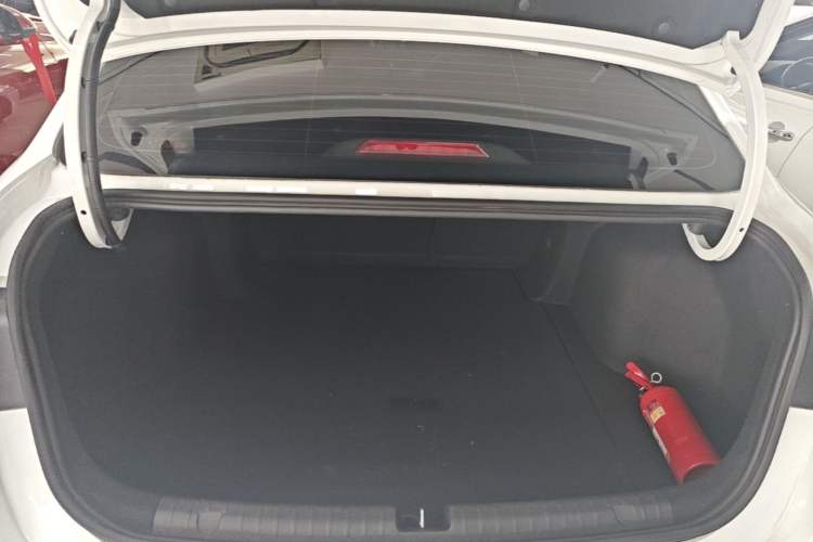 Used Geely Auto Emgrand 2022 4th Generation 1.5L CVT Flagship Model Trunk