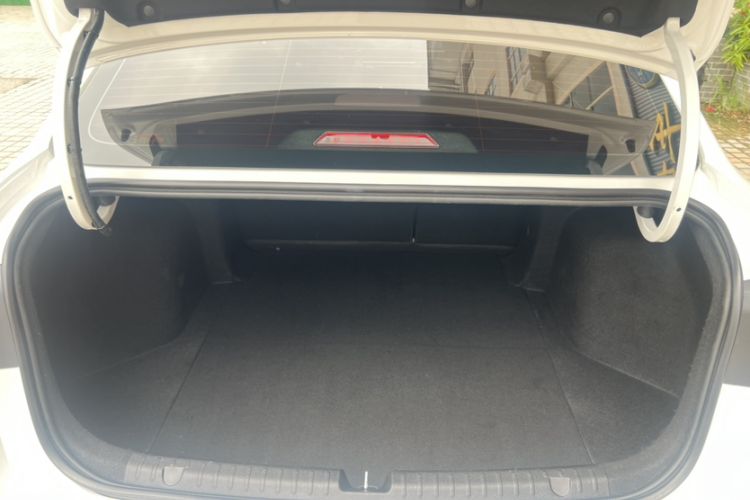 Used Geely Auto Emgrand 2022 4th Generation 1.5L CVT Flagship Model Trunk
